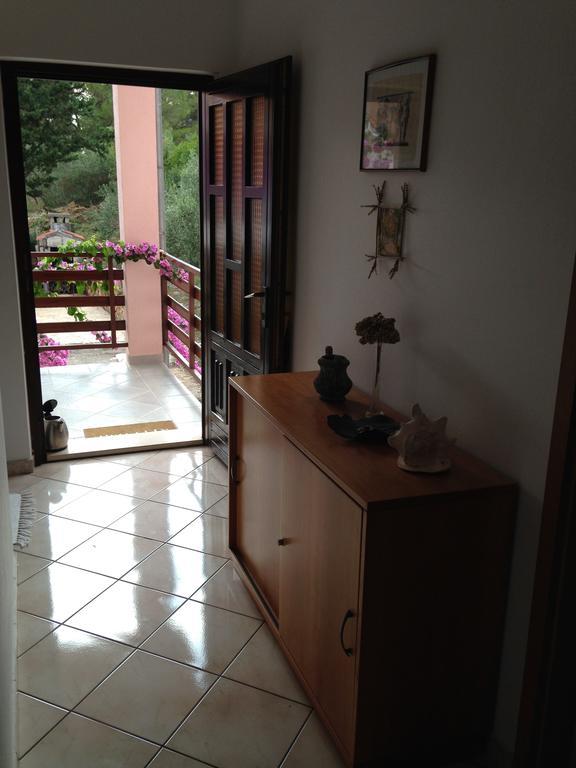Apartments Vanda Vrboska Ruang foto